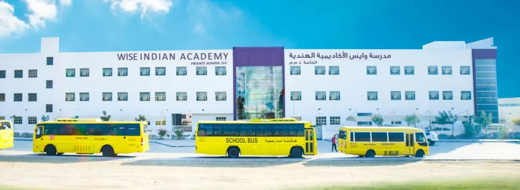 صورة مبنى مدرسة وايس الهندية الخاصة من الخارج وهي مرفقة مع مقال يدور حول فرص توظيف مدرسين في الامارات
