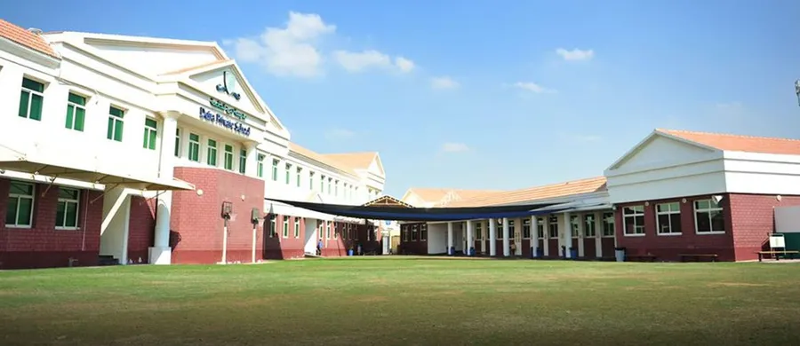 صورة مبنى مدرسة برايت ليرنرز وهي مرفقة مع مقال يدور حول وظائف للمدرسين في دبي براتب مميز.